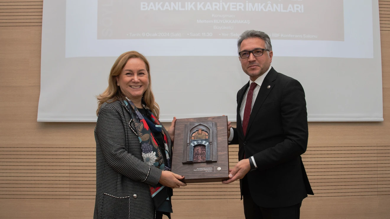 Büyükelçi Büyükkarakaş, Öğrencilerle Bir Araya Geldi